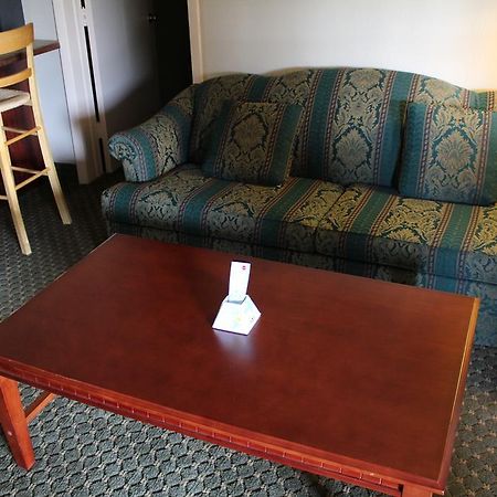 Rodeway Inn & Suites Nashville Room photo