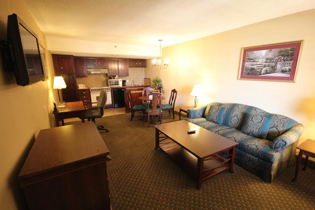 Rodeway Inn & Suites Nashville Exterior photo
